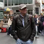 Borut Pahor skupaj s slovensko mlado misico v strastnem objemu, ujeli so ju v objektiv