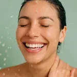 7 razlogov, zakaj se je pozimi bolje tuširati s hladno vodo