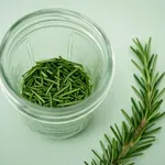 Kaj se zgodi, če pijete rožmarinov čaj na prazen želodec?