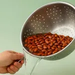 Kaj narediti z vodo v kateri ste kuhali fižol?