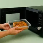 Te hrane nikoli ne pogrevajte! Lahko postane nevarna za zdravje!