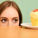 Zakaj se zbujate z željo po sladkem?