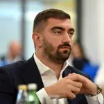 Klikovac: Glavni grad nabavlja luksuzna vozila, a od planiranog...