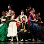 Spajajući kontraste, “Bolivud” postavlja pitanja