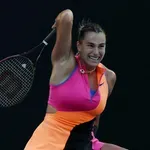 Arina sigurna, Danilović sa mukom protiv 45-godišnje Venus