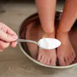 Stopala bez umora i mirisa: Jednostavan recept sa sirćetom i sodom...