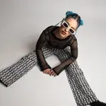 Zhiva objavila singl "Atom"