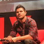 Tejlor Lautner i Tejlor Lautner očekuju prinovu