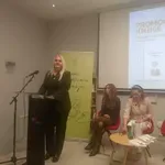 “Kvadratura kruga”, stihovi koji spajaju nespojivo