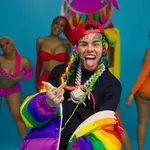 Reperu plišanu igračku potpisao Maduro