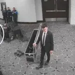 Objavljen snimak: Alen pokušava da upadne na večeru Udruženja...