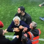 Haos u Nantu, navijači upali na teren i prekinuli meč, Halilhodžić...