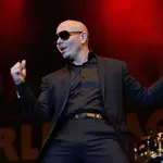 Pitbul okuplja ćelave glave za obaranje Ginisovog rekorda
