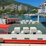 Morsko dobro ponovo angažovalo trajekt, Opština Budva ne da prolaz...