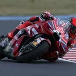 Mark Markes u klubu 100, Beceki i Martin u bolnici