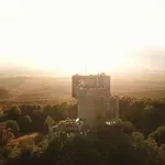 Sudbina velikih spomenika je da nadžive ideologije i progovore...