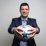 Srđan Blažić sa UEFA diplomom: Fudbal traži znanje, ne samo ime