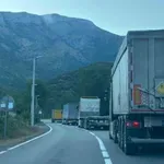 Kamiondžije ignorišu privremene zabrane saobraćaja na dionici...