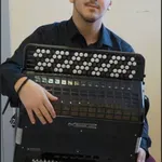 Mladi virtuoz Petar Balaban nastupa u dvorištu Galerije "Risto...