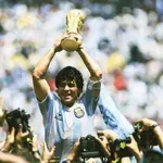 Ronaldovo iskupljenje, Maradonina magija i autsajderska Italija,...