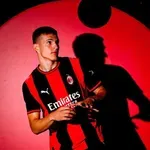 Kostić se predstavio navijačima Milana: "Oduvijek sam sanjao o...