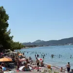 Uprkos lošem kvalitetu vode i zabrani kupanja: Plaža u Šušanju...