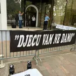 Protest roditelja ispred Ustavnog suda: "Razmišljamo da blokiramo...