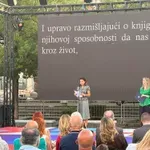 U glavnom gradu glavna je knjiga