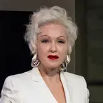 Sindi Loper udarila na pohlepne moćnike muzičke industrije