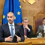 UŽIVO Knežević Spajiću: Znaš zašto te je Vučić postavio za...
