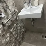 Znana Slovenka v kopalnici doživela šok, bila je tudi kri