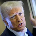 Trump je novinarje televizijske hiše CNN odgnal s svojega letala