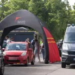 Priče slišale več strelov, na dvorišču našli dve žrtvi