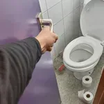 Ali veste, kaj pomeni kratica WC?