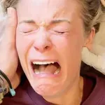 Posnetek pevke na terapiji dviguje prah, to o nevarnostih pravi strokovnjak