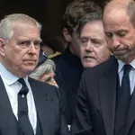 Bralec z ustnic: Po tej Andrewevi prošnji je William obmolknil