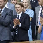 Na Williama in Kate zaradi princa Georgea letijo kritike