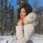 Jasna Kuljaj praznovala v tako mini krilu, da je komaj kaj ostalo skrito!