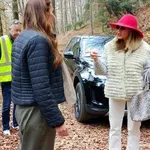 Znana Slovenka parkirala sredi hoste, hitro jih je slišala!