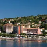 Tragedija na Obali: Iz morja potegnili negibno žensko