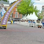 Tragedija na polmaratonu: 15-letnica umrla, tekači nadaljevali do cilja