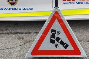 Tragedija na slovenskih cestah: voznik umrl na kraju nesreče