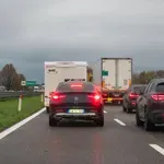 Tistim, ki stojijo v gneči, bodo vrnili denar