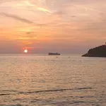 Ena najbolj sanjskih vil v Istri, last znanega Slovenca, še vedno sameva!