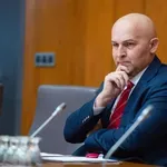 Rončević za eno potovanje porabil več kot njegov predhodnik za tri