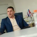Ciničen odziv Resnice: Stevanović ni pozabil, ampak ni hotel plačati. In ne bo!