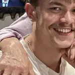 Njegov oče je zelo znani Slovenec. Vidite podobnost?