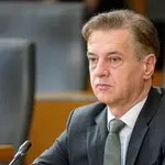 NSi ostro nad Svobodo: "Vse za zaščito padlega kralja Goloba"