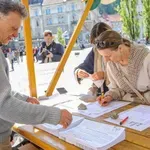 Začetek zbiranja podpisov: Opoziciji se je pridružila še ena stranka
