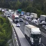 Huda nesreča v predoru, avtocesta je bila dlje časa zaprta